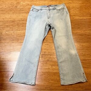 Judy Blue Bootcut Vintage Light Wash High Waist Jeans. Size 22W Plus Size